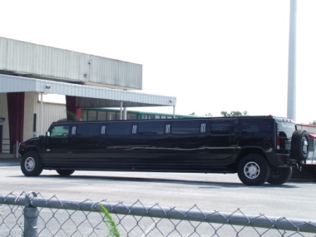 Hummerlimo, die zie je bij ons ook niet elke dag!